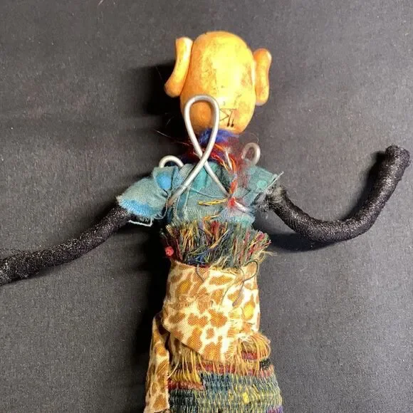 Handmade decorative Woman with hanger on the back - Picture 4 of 6